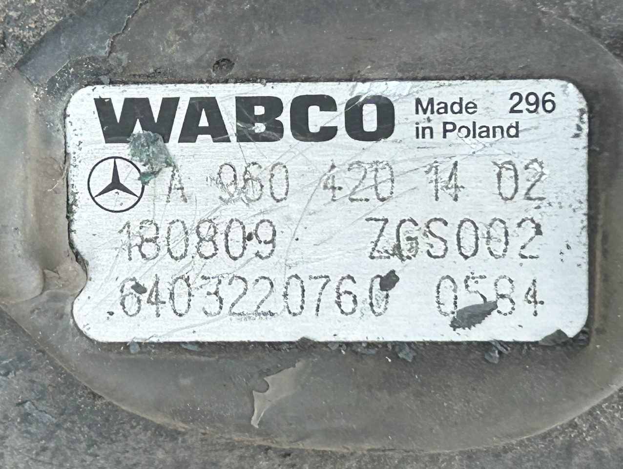 WABCO BRAKE CALIPER REAR RIGHT MERCEDES ACTROS MP4 - Kaliper rem: gambar 3 WABCO BRAKE CALIPER REAR RIGHT MERCEDES ACTROS MP4 - Kaliper rem: gambar 3