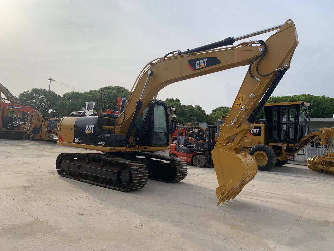 CATERPILLAR 15Ton Used Excavator Caterpillar CAT 315D2L with Cat C4.2 ACERT Engine - Ekskavator perayap: gambar 4 CATERPILLAR 15Ton Used Excavator Caterpillar CAT 315D2L with Cat C4.2 ACERT Engine - Ekskavator perayap: gambar 4