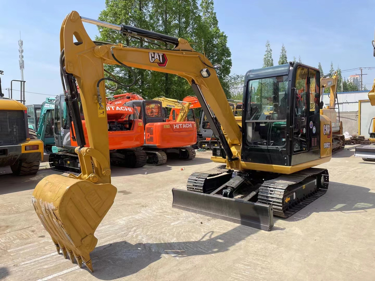 CATERPILLAR 306E2, 306D Small Digger Second Hand Excavator with Blade Dozer - Ekskavator mini: gambar 3 CATERPILLAR 306E2, 306D Small Digger Second Hand Excavator with Blade Dozer - Ekskavator mini: gambar 3