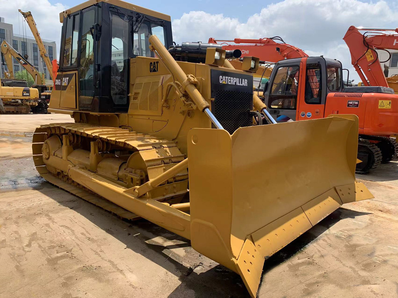 Caterpillar Bulldozer Used Condition CAT D6G, D6G2 Cheap Price - Bulldozer: gambar 3 Caterpillar Bulldozer Used Condition CAT D6G, D6G2 Cheap Price - Bulldozer: gambar 3
