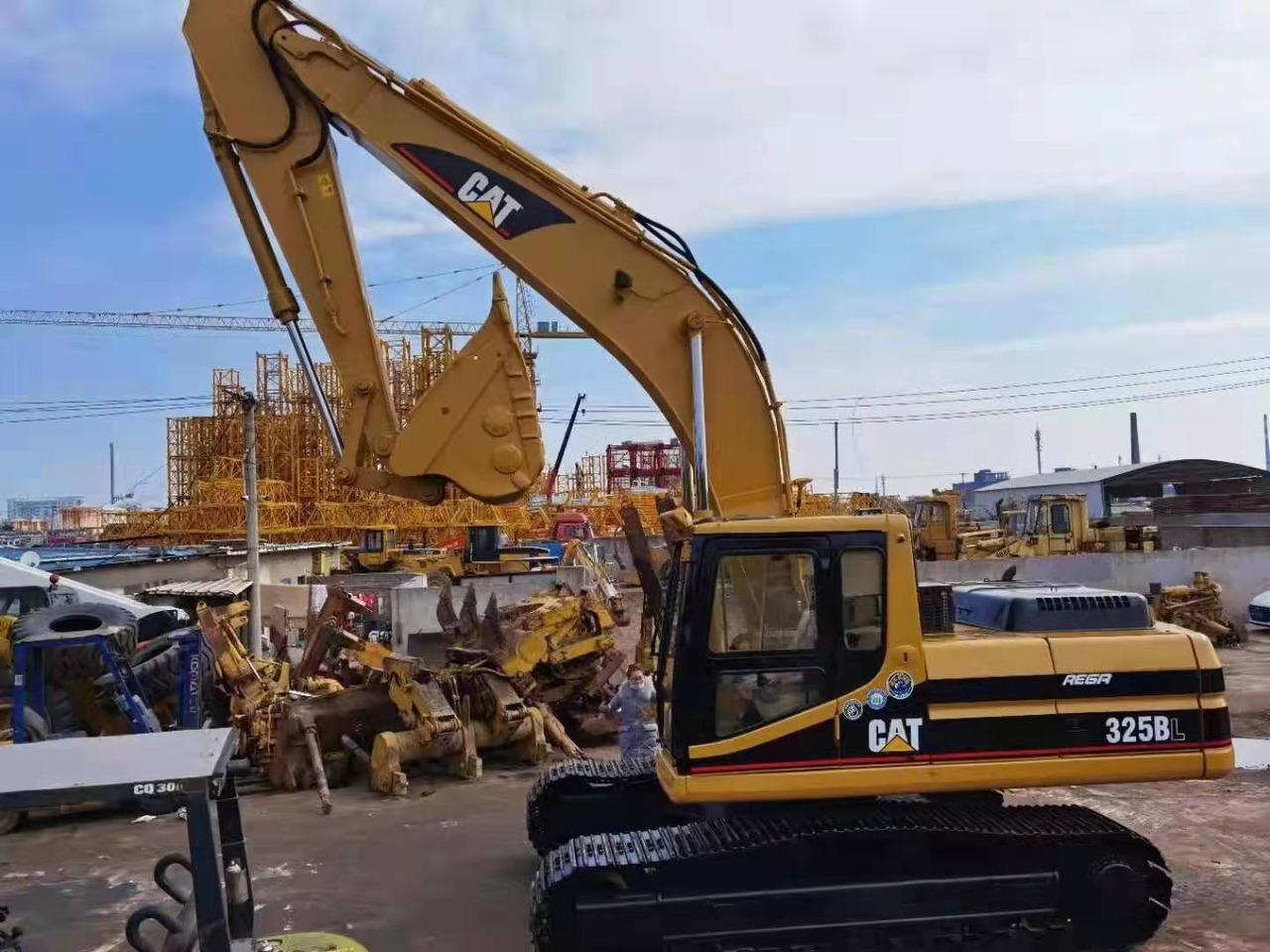Caterpillar Excavator Secondhand Condition CAT 325BL, 330BL, 320BL - Ekskavator perayap: gambar 4 Caterpillar Excavator Secondhand Condition CAT 325BL, 330BL, 320BL - Ekskavator perayap: gambar 4