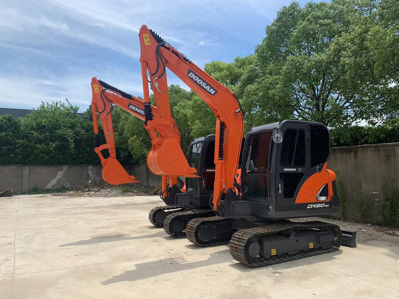 DOOSAN DX60 Good price 6 ton Small Excavator - Ekskavator perayap: gambar 2 DOOSAN DX60 Good price 6 ton Small Excavator - Ekskavator perayap: gambar 2