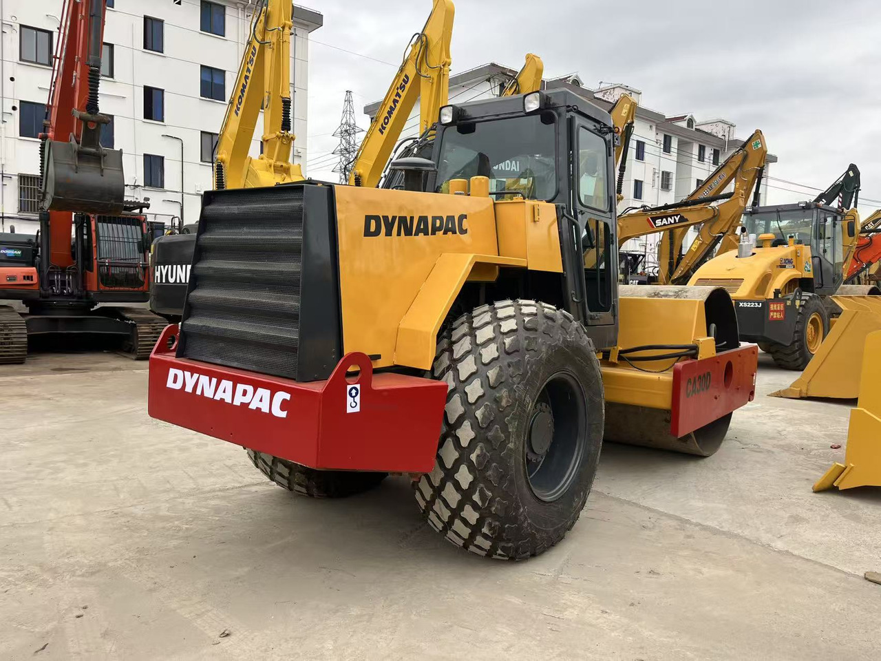Dynapac Vibratory Road roller CA30D, CA25D Good Price on Sale - Roller jalan: gambar 4 Dynapac Vibratory Road roller CA30D, CA25D Good Price on Sale - Roller jalan: gambar 4