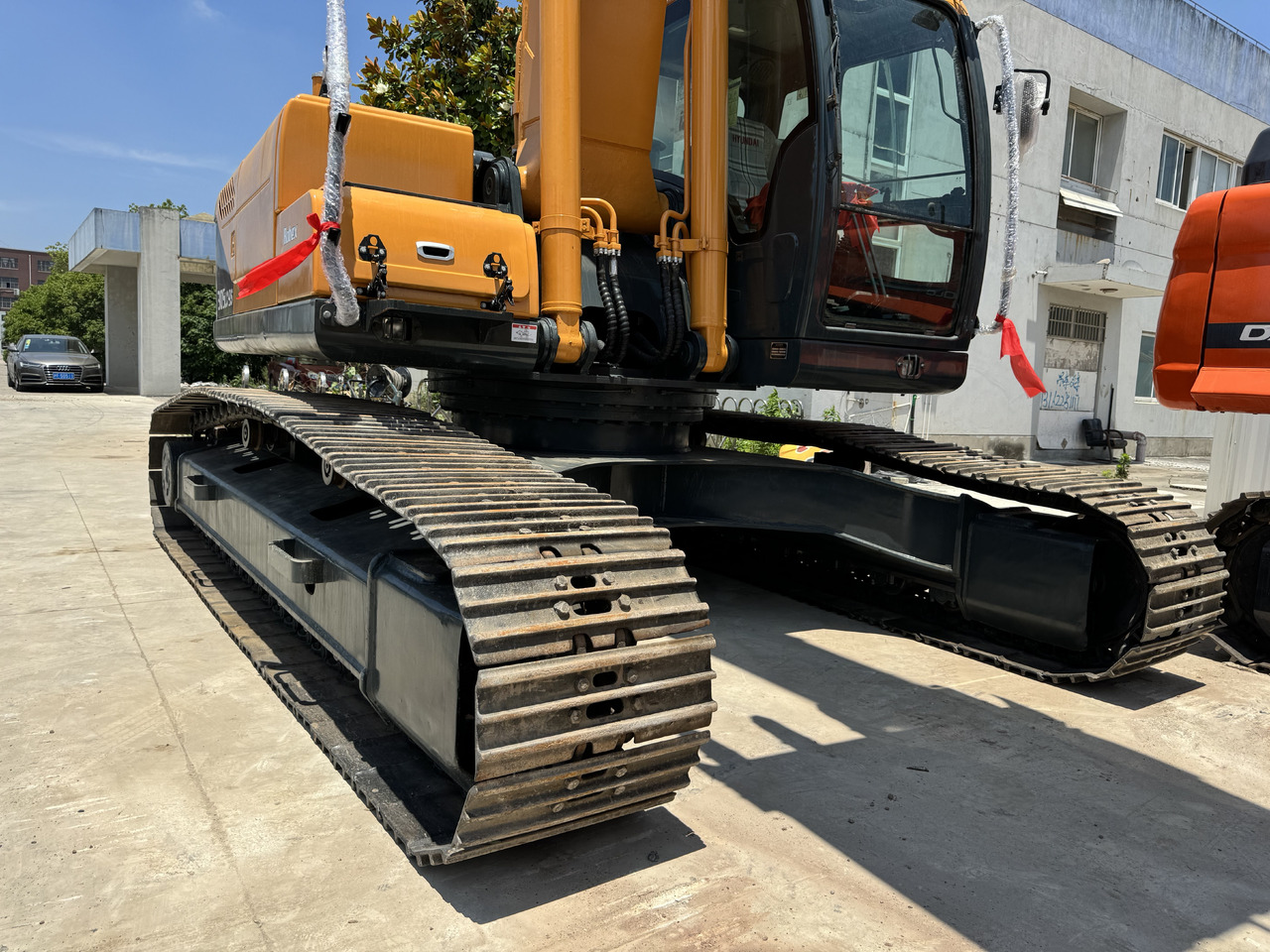 HYUNDAI 305LC-9S Excavator Excellent Condition 30 ton Mining Machine - Ekskavator perayap: gambar 4 HYUNDAI 305LC-9S Excavator Excellent Condition 30 ton Mining Machine - Ekskavator perayap: gambar 4