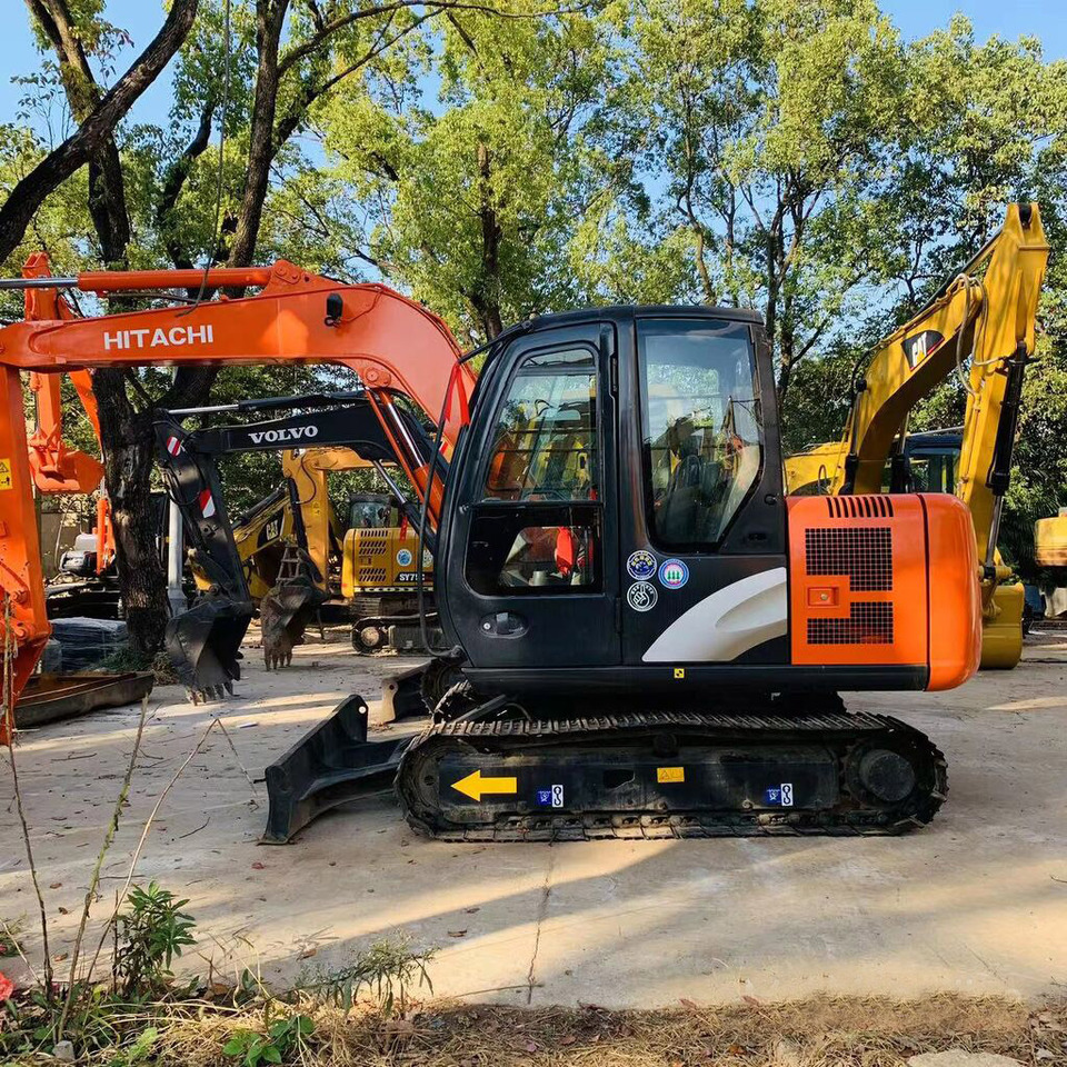 Hitachi 6 ton Mini Excavator ZX60 Excellent Condition - Ekskavator perayap: gambar 4 Hitachi 6 ton Mini Excavator ZX60 Excellent Condition - Ekskavator perayap: gambar 4