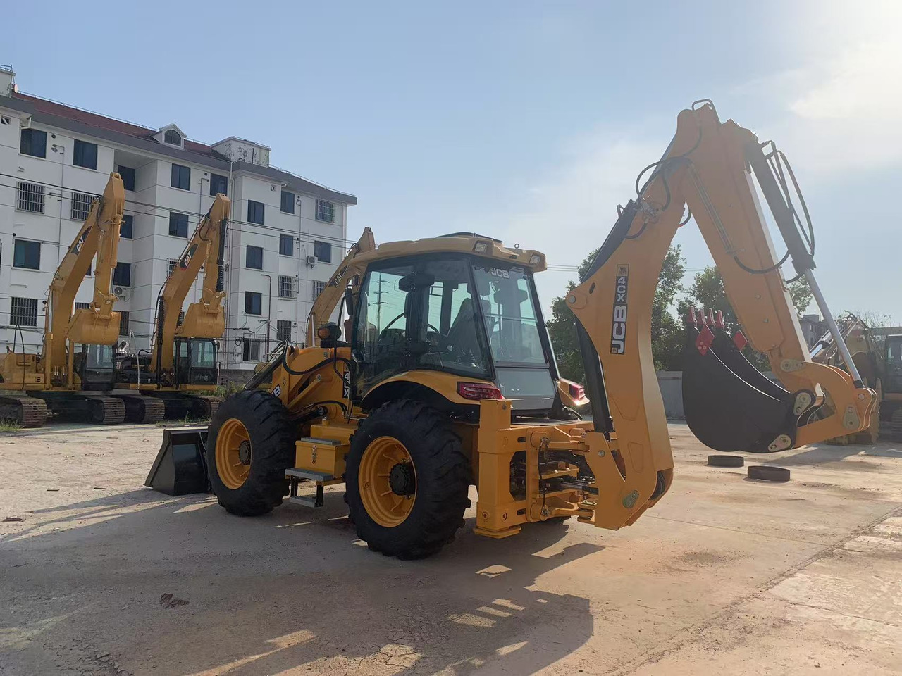 JCB 4x4 Backhoe Loader 4CX, 3CX Brand New Condition - Backhoe loader: gambar 3 JCB 4x4 Backhoe Loader 4CX, 3CX Brand New Condition - Backhoe loader: gambar 3