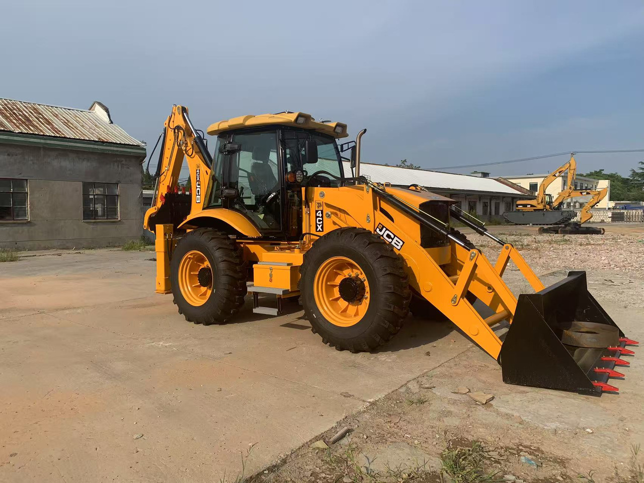 JCB 4x4 Backhoe Loader 4CX, 3CX Brand New Condition - Backhoe loader: gambar 5 JCB 4x4 Backhoe Loader 4CX, 3CX Brand New Condition - Backhoe loader: gambar 5