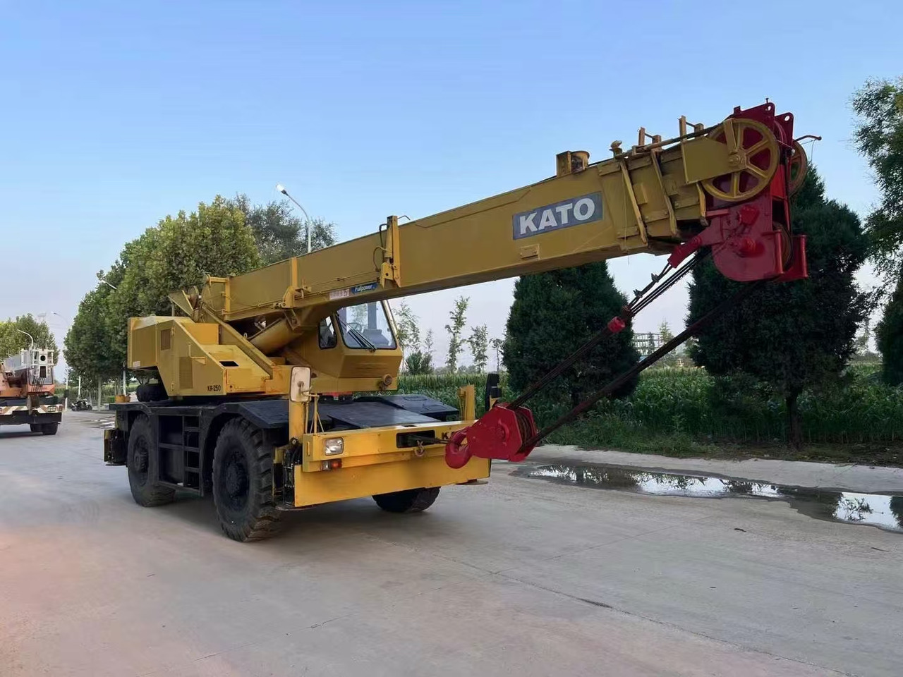 KATO KR250 Good Price 25 ton Rough Terrain Crane - Derek bergerak: gambar 1 KATO KR250 Good Price 25 ton Rough Terrain Crane - Derek bergerak: gambar 1