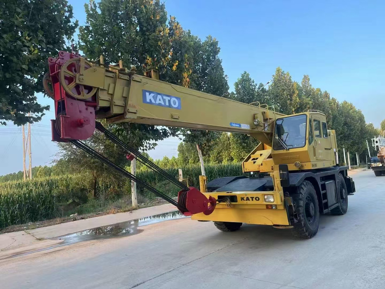 KATO KR250 Good Price 25 ton Rough Terrain Crane - Derek bergerak: gambar 2 KATO KR250 Good Price 25 ton Rough Terrain Crane - Derek bergerak: gambar 2