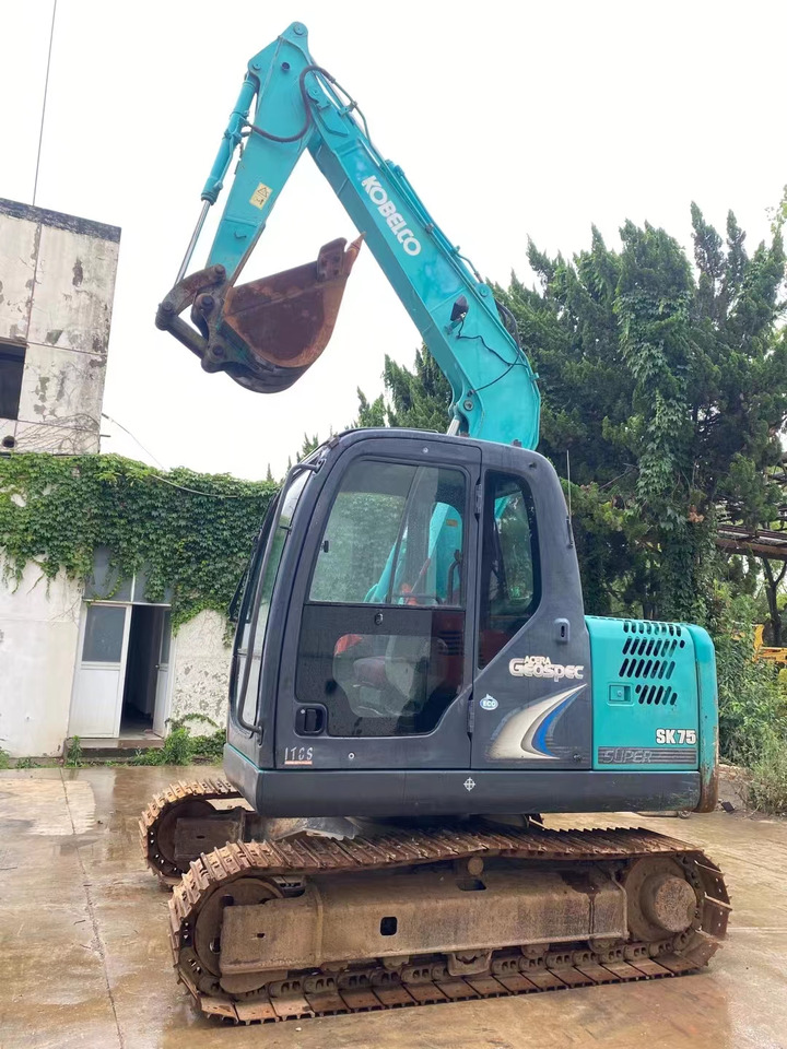 Kobelco SK75, SK55 Original Condition Japan Excavator - Ekskavator perayap: gambar 1 Kobelco SK75, SK55 Original Condition Japan Excavator - Ekskavator perayap: gambar 1