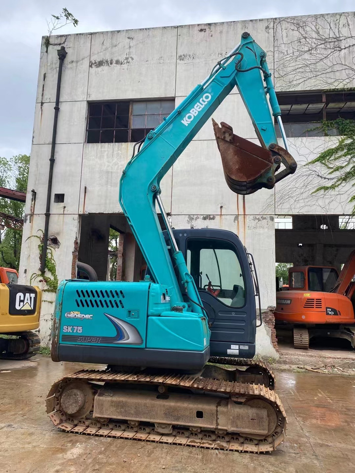 Kobelco SK75, SK55 Original Condition Japan Excavator - Ekskavator perayap: gambar 3 Kobelco SK75, SK55 Original Condition Japan Excavator - Ekskavator perayap: gambar 3