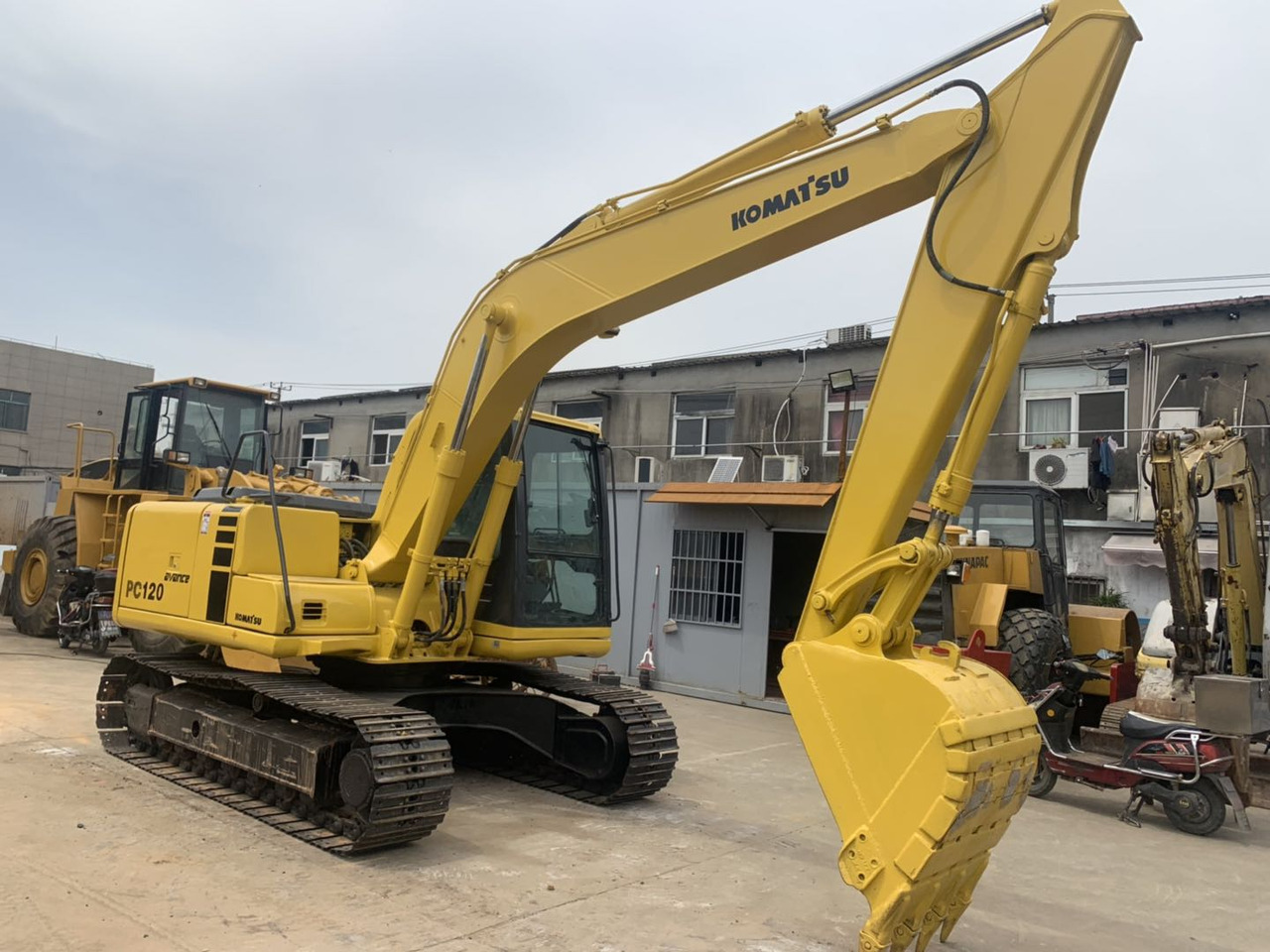 Komatsu PC120 Secondhand Excavator Good Price on Sale - Ekskavator perayap: gambar 2 Komatsu PC120 Secondhand Excavator Good Price on Sale - Ekskavator perayap: gambar 2
