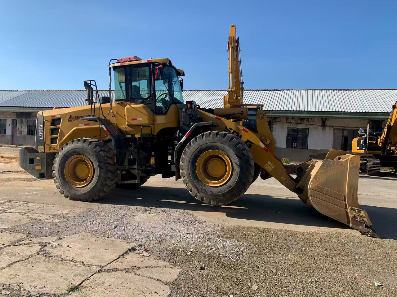 SDLG LG956F Original Condition Front End Loader - Wheel loader: gambar 4 SDLG LG956F Original Condition Front End Loader - Wheel loader: gambar 4