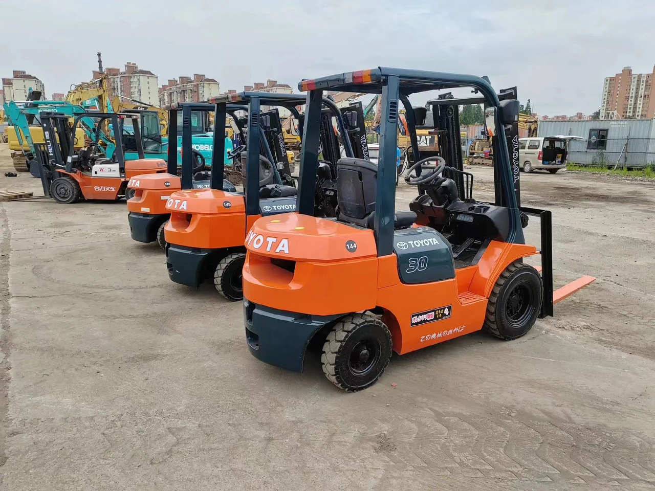 Toyota 3 ton Forklift FD30 with Free Lift, Side Shifter, Clamp - Forklift diesel: gambar 5 Toyota 3 ton Forklift FD30 with Free Lift, Side Shifter, Clamp - Forklift diesel: gambar 5