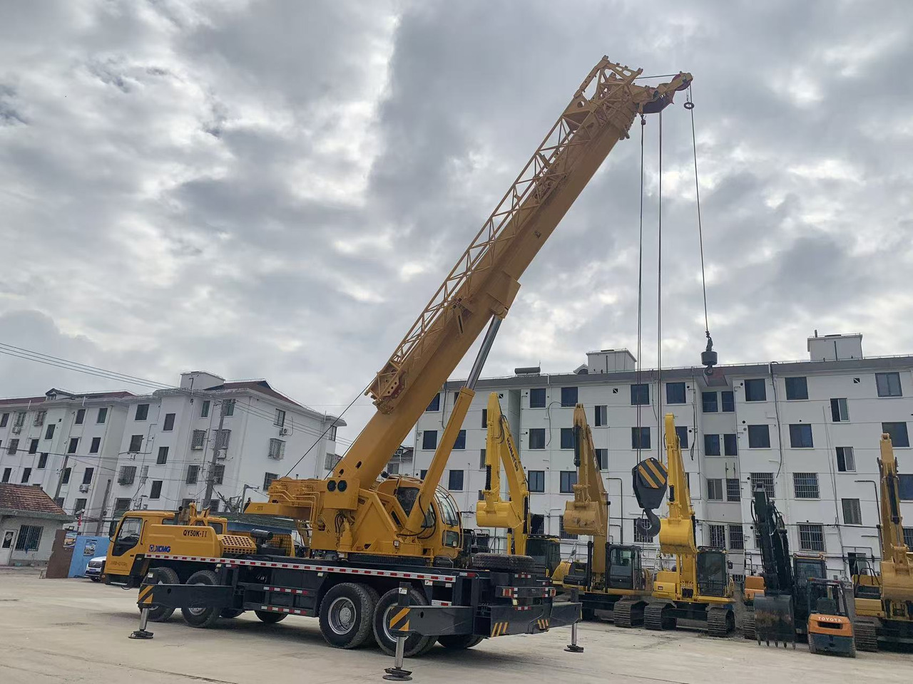 XCMG Truck Crane QY50K, QY65K, QY70K Good Price on Sale - Derek bergerak: gambar 4 XCMG Truck Crane QY50K, QY65K, QY70K Good Price on Sale - Derek bergerak: gambar 4