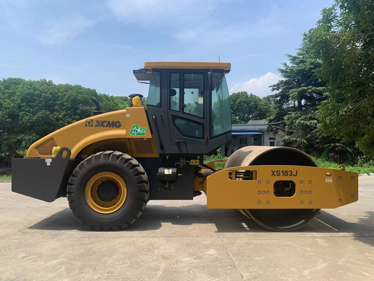 XCMG Vibratory Road roller XS183J Brand New Condition - Roller jalan: gambar 1 XCMG Vibratory Road roller XS183J Brand New Condition - Roller jalan: gambar 1