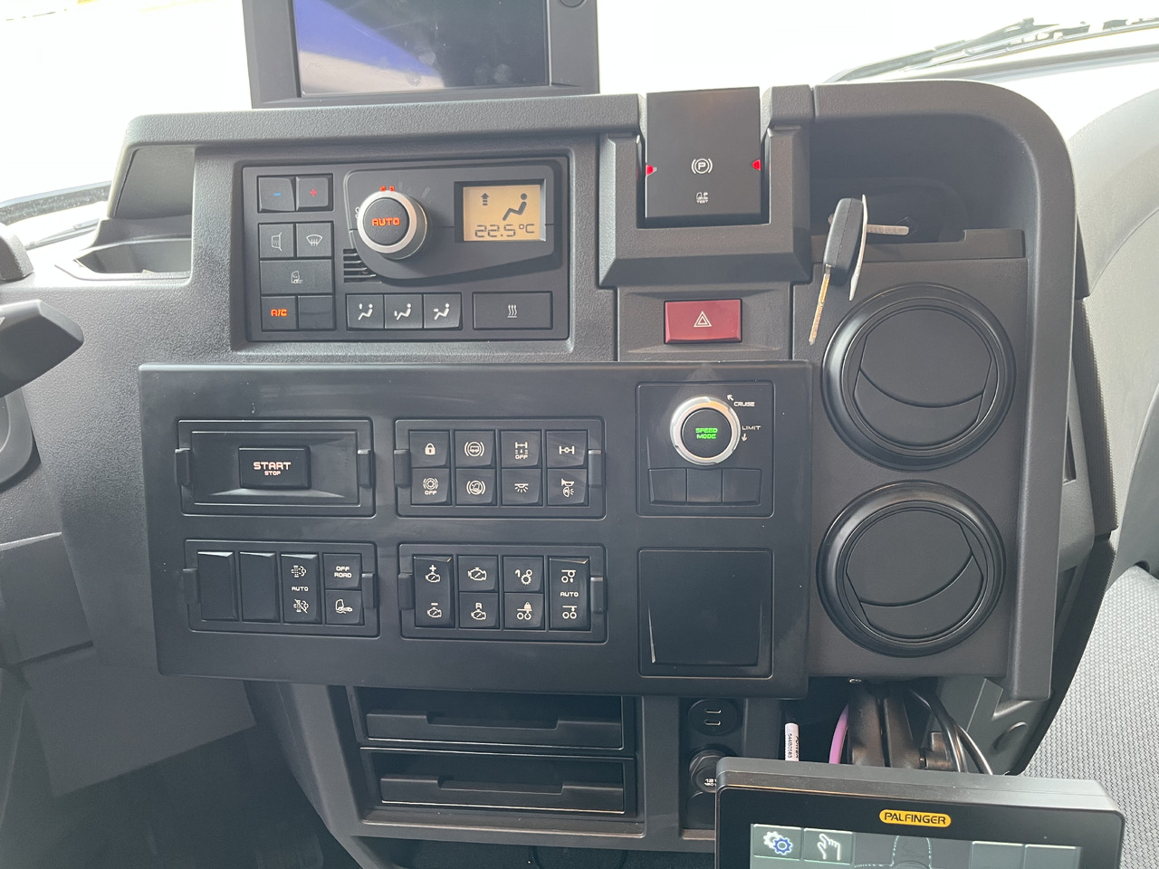 Hook lift Renault C 520 8x2: gambar 8