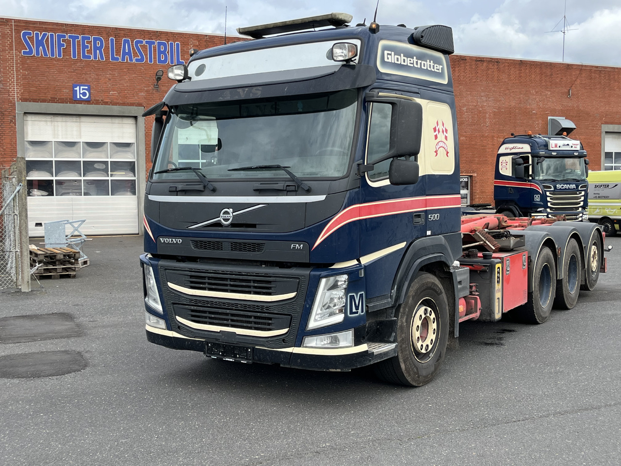 Volvo FM 500 8x4 - Hook lift: gambar 2 Volvo FM 500 8x4 - Hook lift: gambar 2