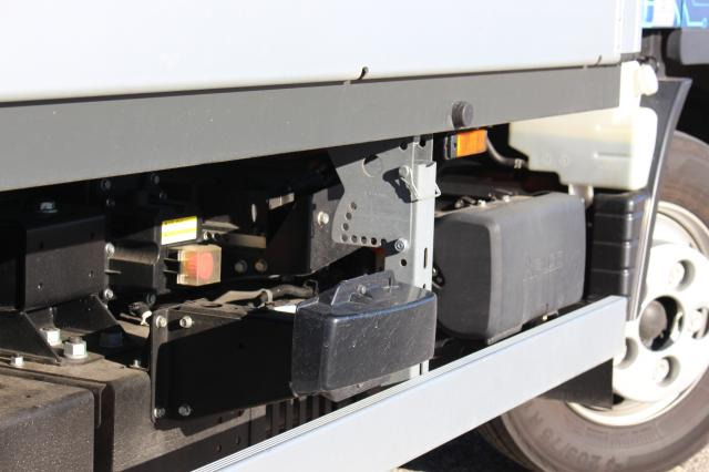 FUSO Canter 4C15E M - BATT. - Van flatbed: gambar 5 FUSO Canter 4C15E M - BATT. - Van flatbed: gambar 5