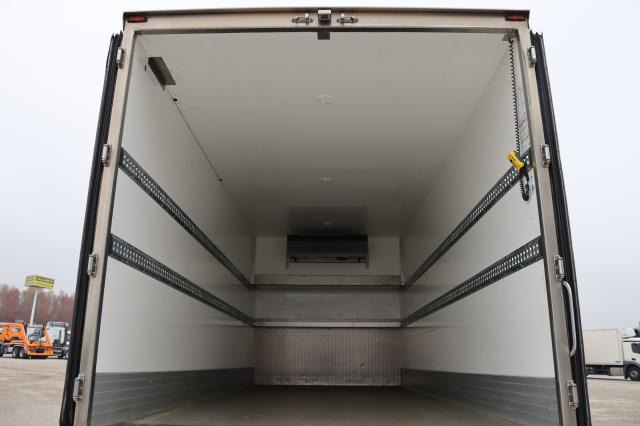 Truk berpendingin Mercedes-Benz Antos 1832 L: gambar 7 Truk berpendingin Mercedes-Benz Antos 1832 L: gambar 7