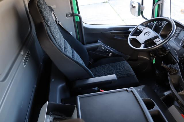 Truk box Mercedes-Benz Atego 1524L 2TO LBW: gambar 10