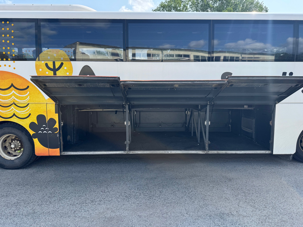 SCANIA OmniExpress 360 - Bus pariwisata: gambar 3 SCANIA OmniExpress 360 - Bus pariwisata: gambar 3