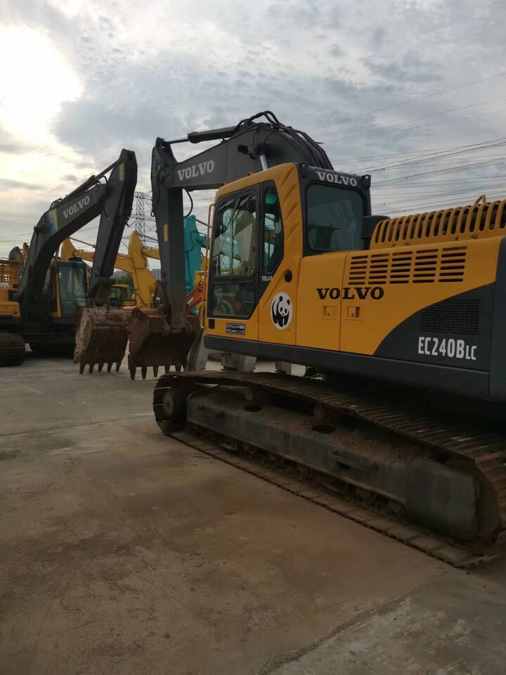Volvo EC240BLC - Ekskavator perayap: gambar 3 Volvo EC240BLC - Ekskavator perayap: gambar 3