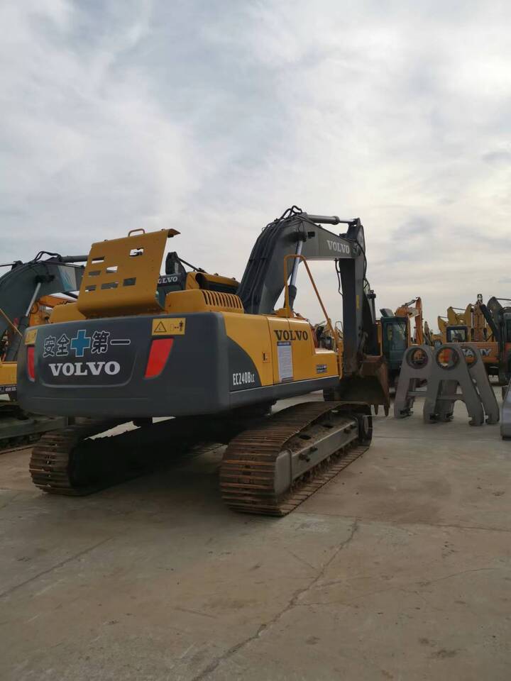 Volvo EC240BLC - Ekskavator perayap: gambar 1 Volvo EC240BLC - Ekskavator perayap: gambar 1