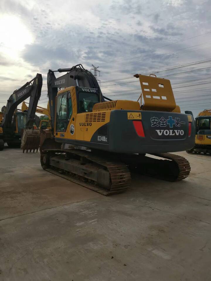 Volvo EC240BLC - Ekskavator perayap: gambar 5 Volvo EC240BLC - Ekskavator perayap: gambar 5