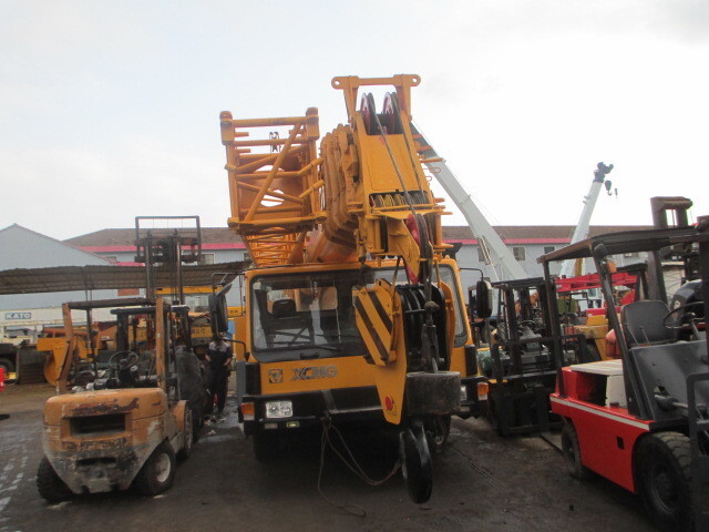 XCMG QY70K - Derek bergerak: gambar 2 XCMG QY70K - Derek bergerak: gambar 2