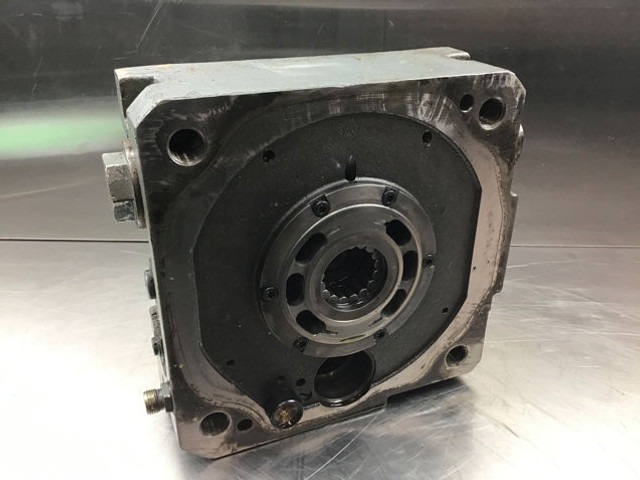 Liebherr Connecting Plate - Pompa pendingin: gambar 2 Liebherr Connecting Plate - Pompa pendingin: gambar 2
