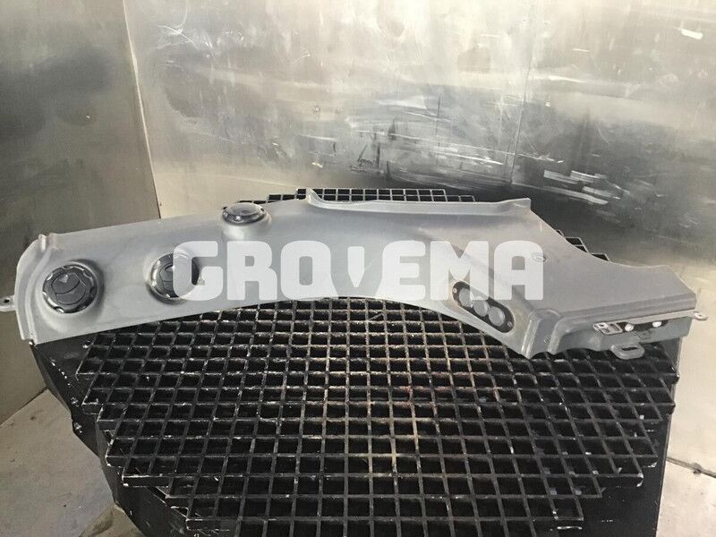 Liebherr Cover - Bumper: gambar 1 Liebherr Cover - Bumper: gambar 1