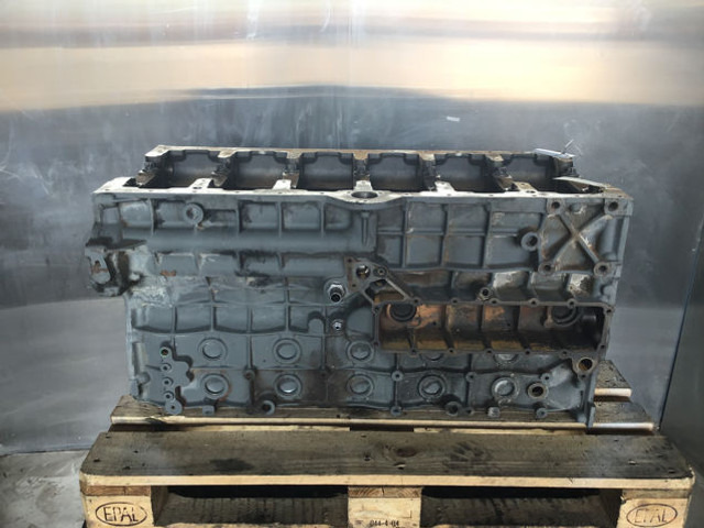 Liebherr Crankcase - Crankcases: gambar 1 Liebherr Crankcase - Crankcases: gambar 1