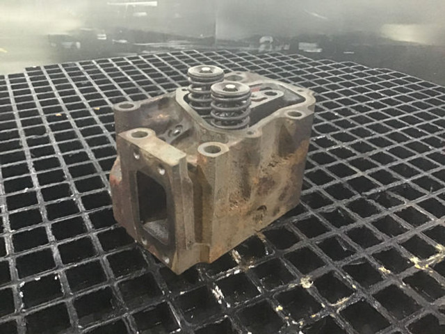 Blok silinder Liebherr Cylinderhead: gambar 1