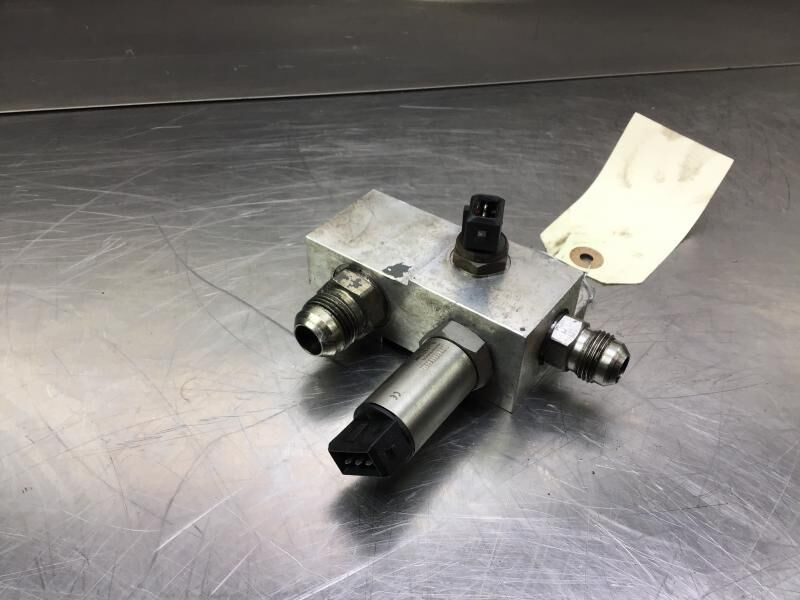 Liebherr Distribution Block - Suku Cadang Mesin: gambar 1 Liebherr Distribution Block - Suku Cadang Mesin: gambar 1