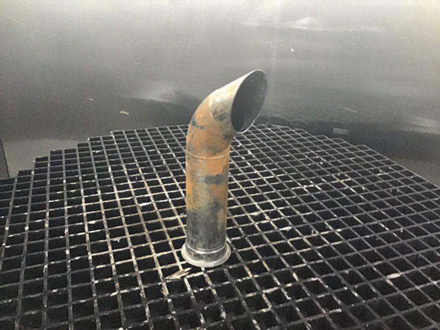 Liebherr End Pipe - Pipa knalpot: gambar 1 Liebherr End Pipe - Pipa knalpot: gambar 1