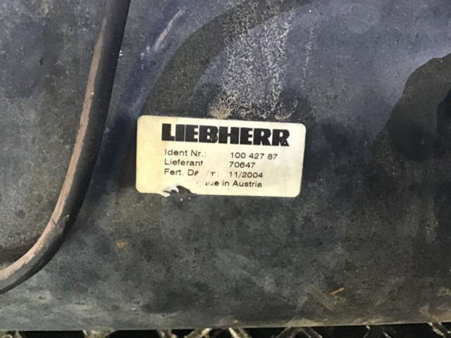 Tangki ekspansi Liebherr Equalizing Reservoir: gambar 8 Tangki ekspansi Liebherr Equalizing Reservoir: gambar 8