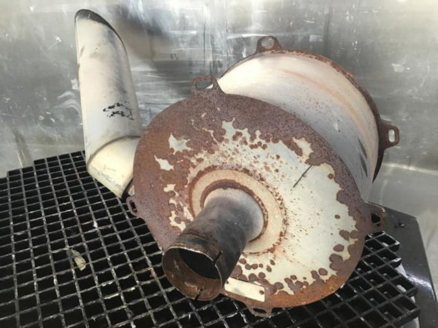 Liebherr Exhauist Silencer - Pipa knalpot: gambar 2 Liebherr Exhauist Silencer - Pipa knalpot: gambar 2