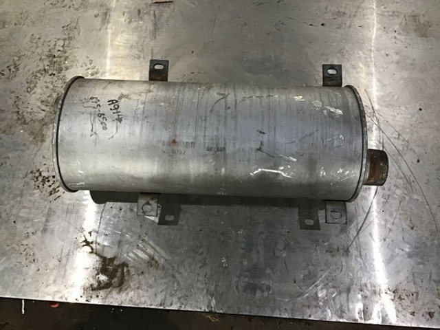 Liebherr Exhaust Silencer - Knalpot: gambar 1 Liebherr Exhaust Silencer - Knalpot: gambar 1