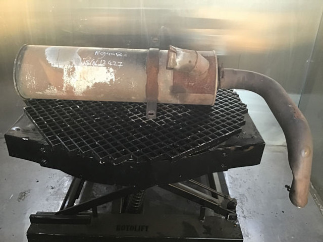 Liebherr Exhaust Silencer - Knalpot: gambar 1 Liebherr Exhaust Silencer - Knalpot: gambar 1