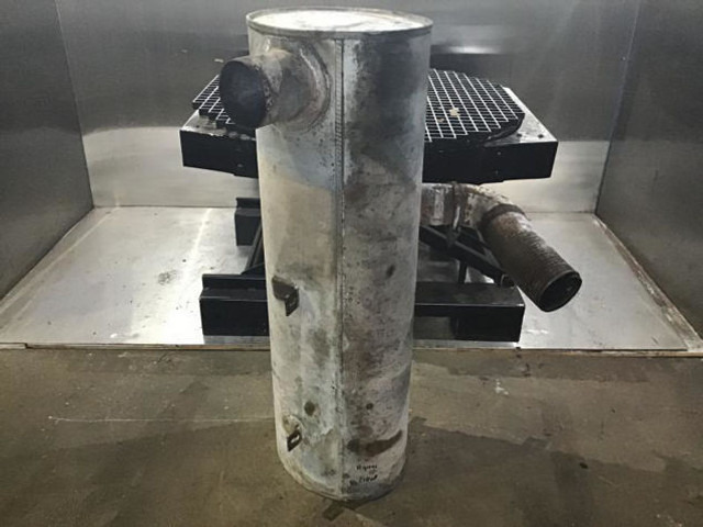 Liebherr Exhaust Silencer - Knalpot: gambar 4 Liebherr Exhaust Silencer - Knalpot: gambar 4