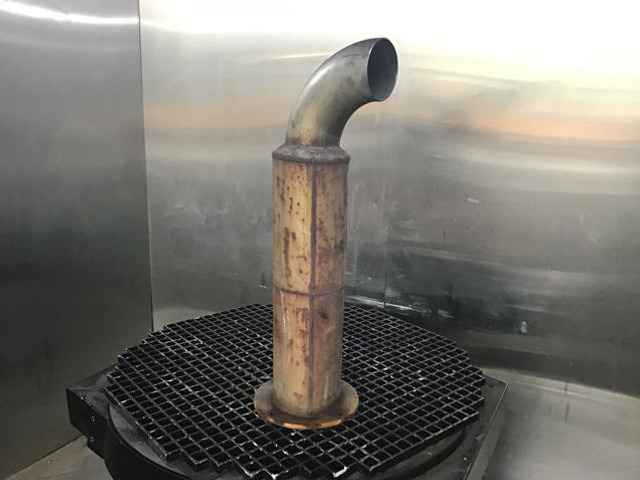 Liebherr Exhaust Silencer - Pipa knalpot: gambar 1 Liebherr Exhaust Silencer - Pipa knalpot: gambar 1