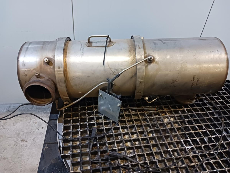 Pipa knalpot Liebherr Exhaust System: gambar 1