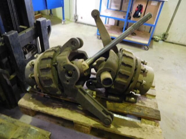 Liebherr Final Drive - Penangguhan: gambar 2 Liebherr Final Drive - Penangguhan: gambar 2