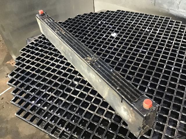 Liebherr Fuel Cooler - Pendingin oli: gambar 5 Liebherr Fuel Cooler - Pendingin oli: gambar 5