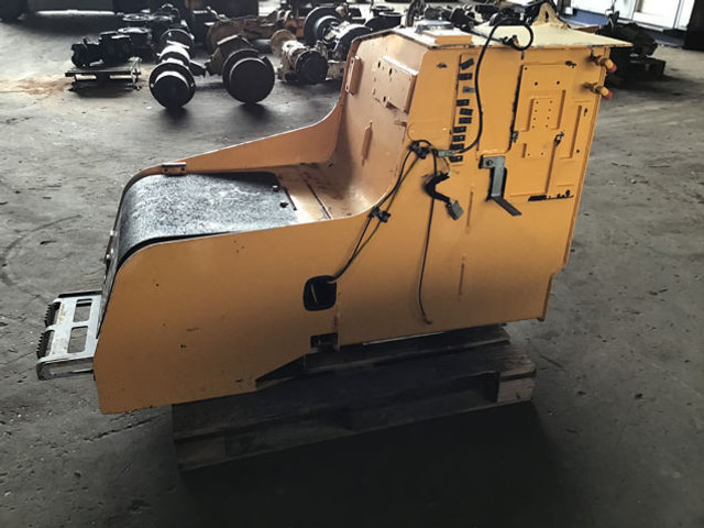 Liebherr Fuel Tank - Tangki bahan bakar: gambar 2 Liebherr Fuel Tank - Tangki bahan bakar: gambar 2