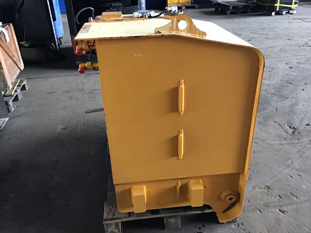Liebherr Fuel Tank - Tangki bahan bakar: gambar 3 Liebherr Fuel Tank - Tangki bahan bakar: gambar 3