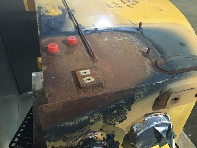Liebherr Fuel Tank - Tangki bahan bakar: gambar 5 Liebherr Fuel Tank - Tangki bahan bakar: gambar 5