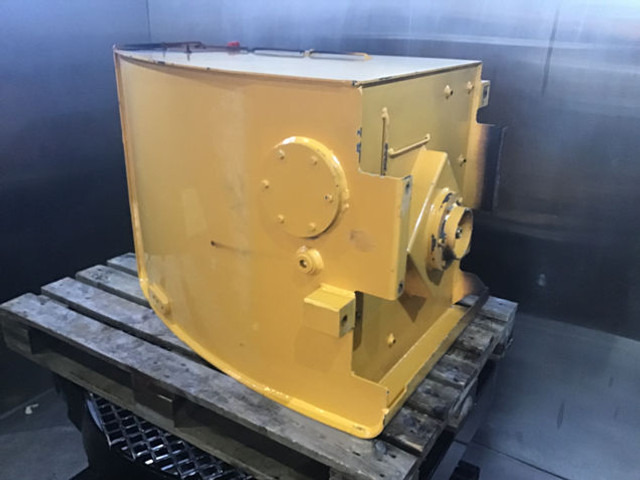 Liebherr Fuel Tank - Tangki bahan bakar: gambar 1 Liebherr Fuel Tank - Tangki bahan bakar: gambar 1