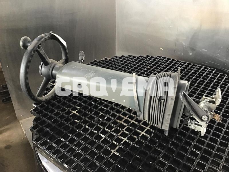Liebherr L524 - Kolom kemudi: gambar 1 Liebherr L524 - Kolom kemudi: gambar 1
